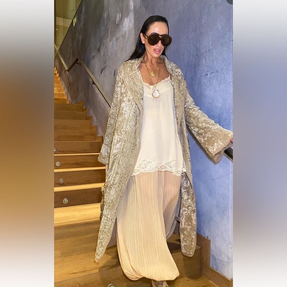 Zara Beige Velvet Embroidered Kimono Jacket - Picture 6 of 7